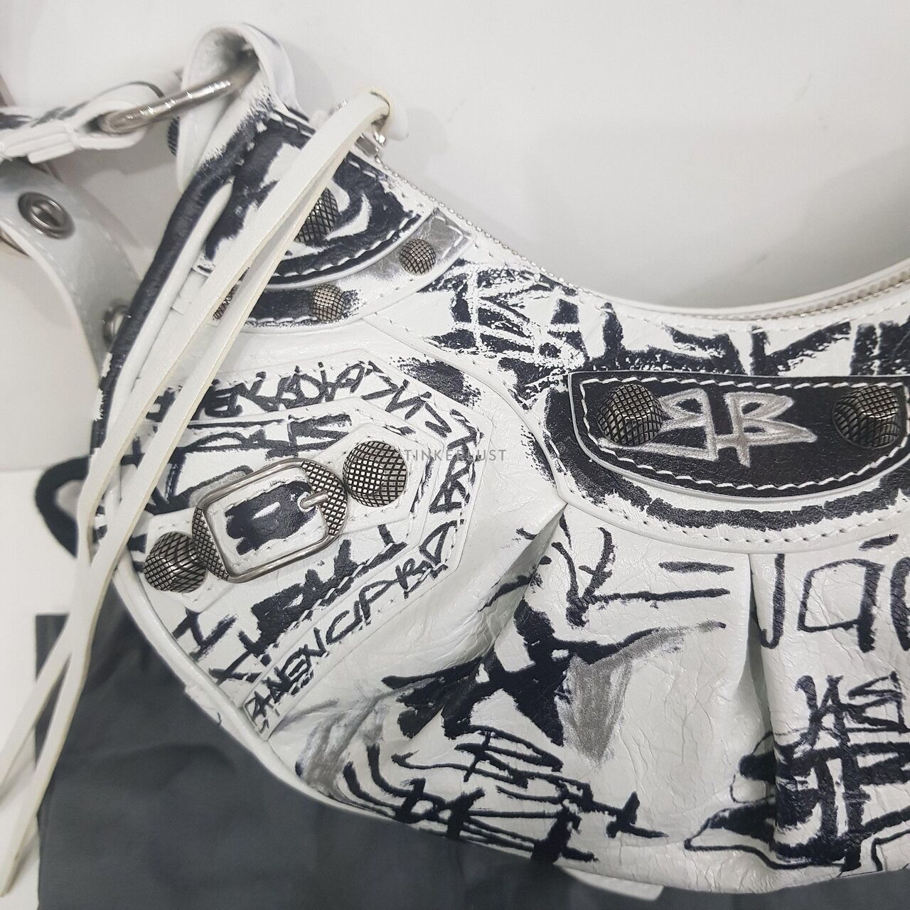 【BALENCIAGA】ル カゴール Sling ショルダーバッグ S ホワイト ホワイト の ウィメンズ Le Cagole ショルダーバッグ XS